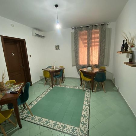 Bed and Breakfast Le 5 Torri Trapani Esterno foto