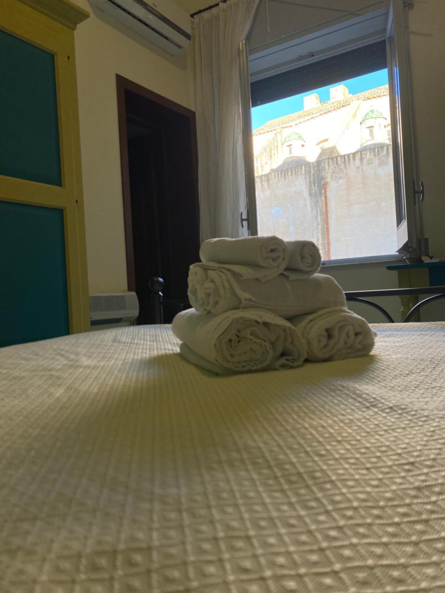 Bed and Breakfast Le 5 Torri Trapani Esterno foto