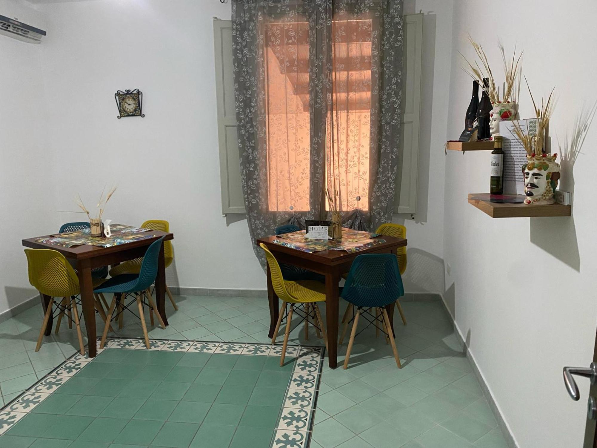 Bed and Breakfast Le 5 Torri Trapani Esterno foto