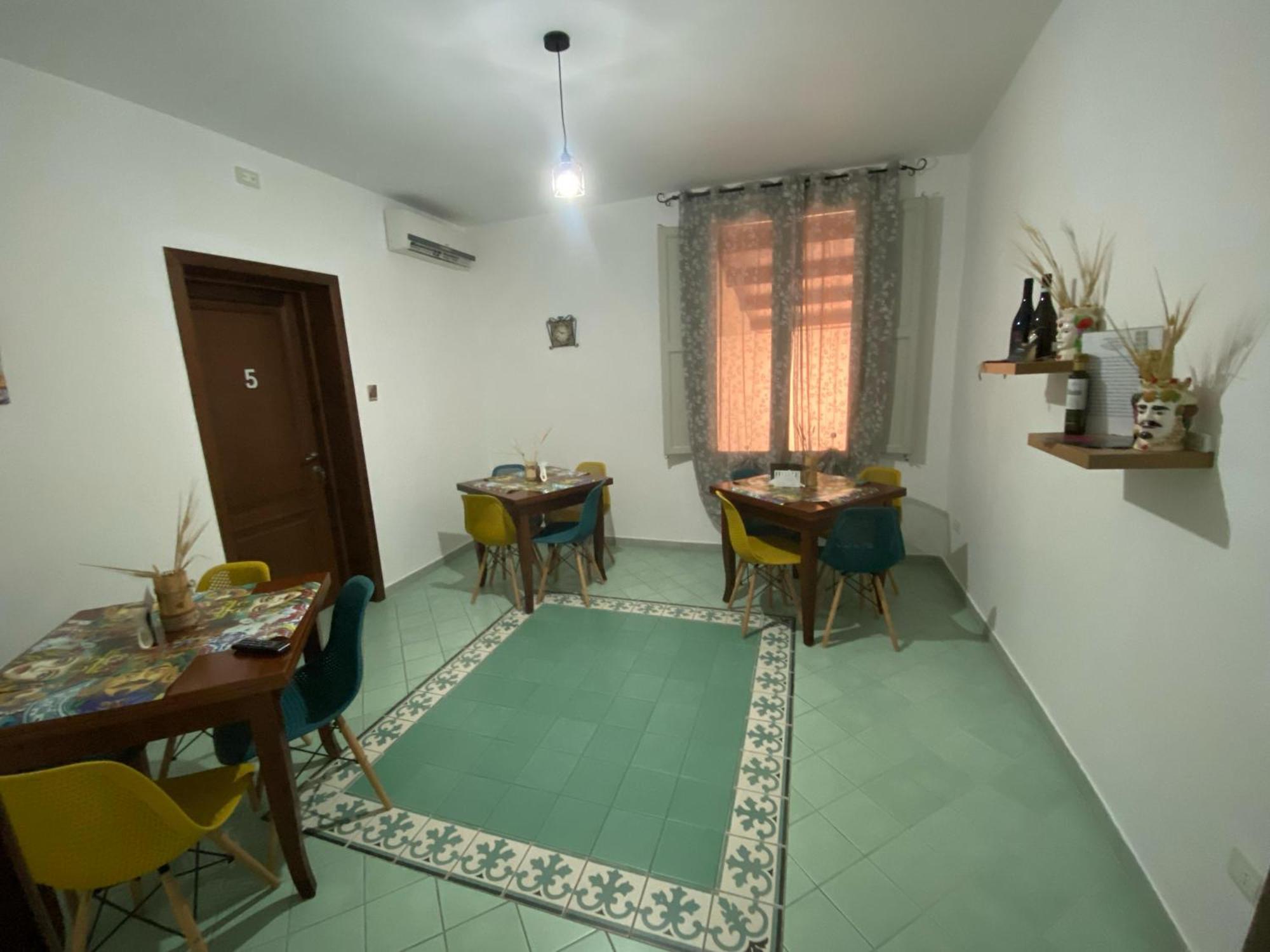 Bed and Breakfast Le 5 Torri Trapani Esterno foto