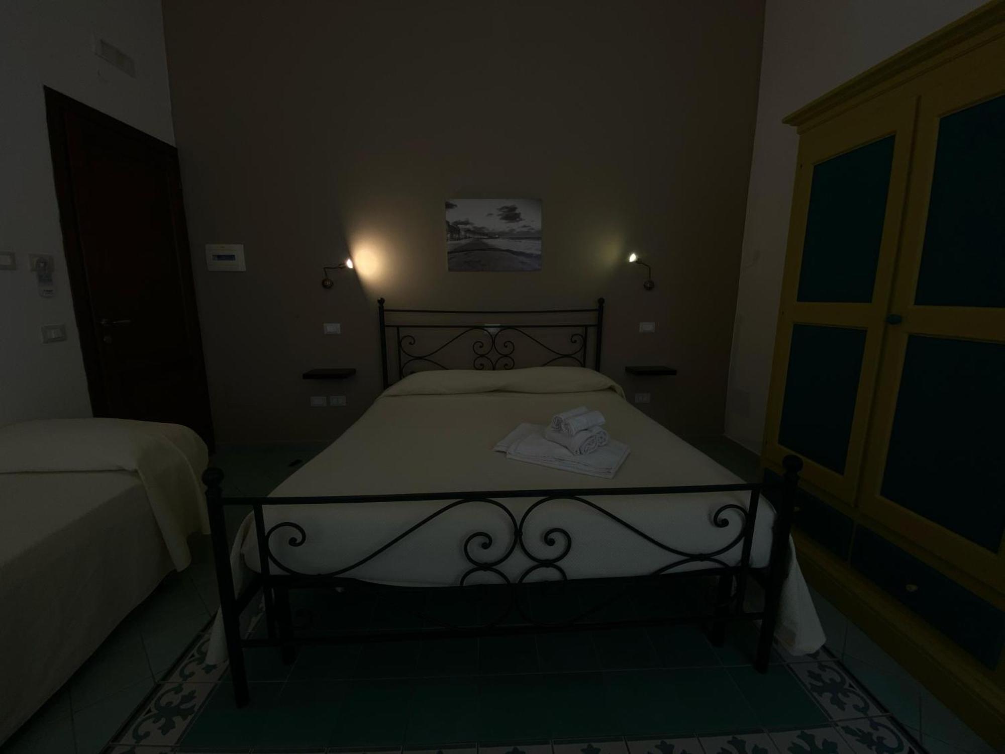 Bed and Breakfast Le 5 Torri Trapani Esterno foto