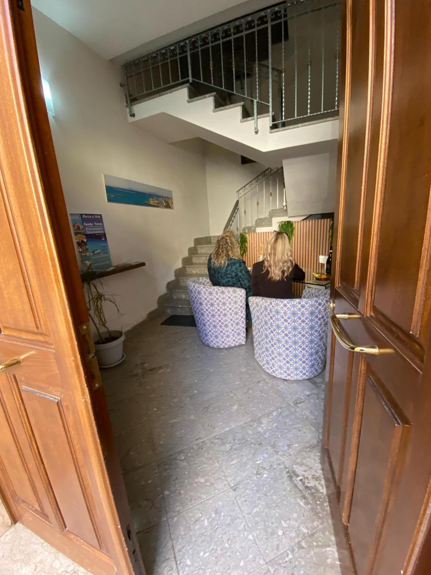 Bed and Breakfast Le 5 Torri Trapani Esterno foto